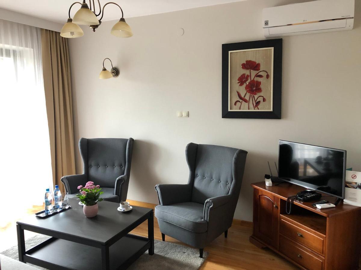 אולקוש Hotel Victoria מראה חיצוני תמונה