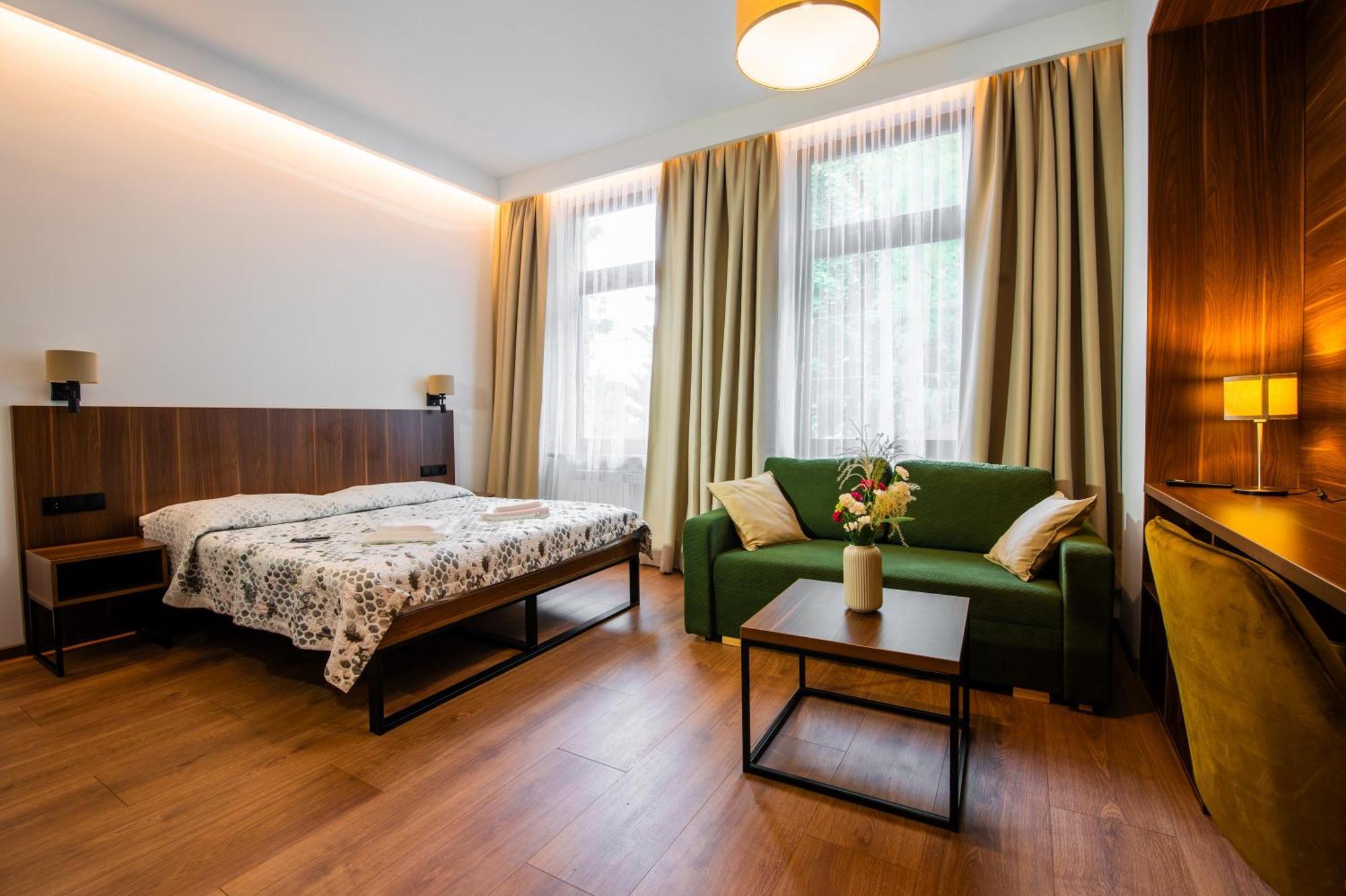 אולקוש Hotel Victoria מראה חיצוני תמונה