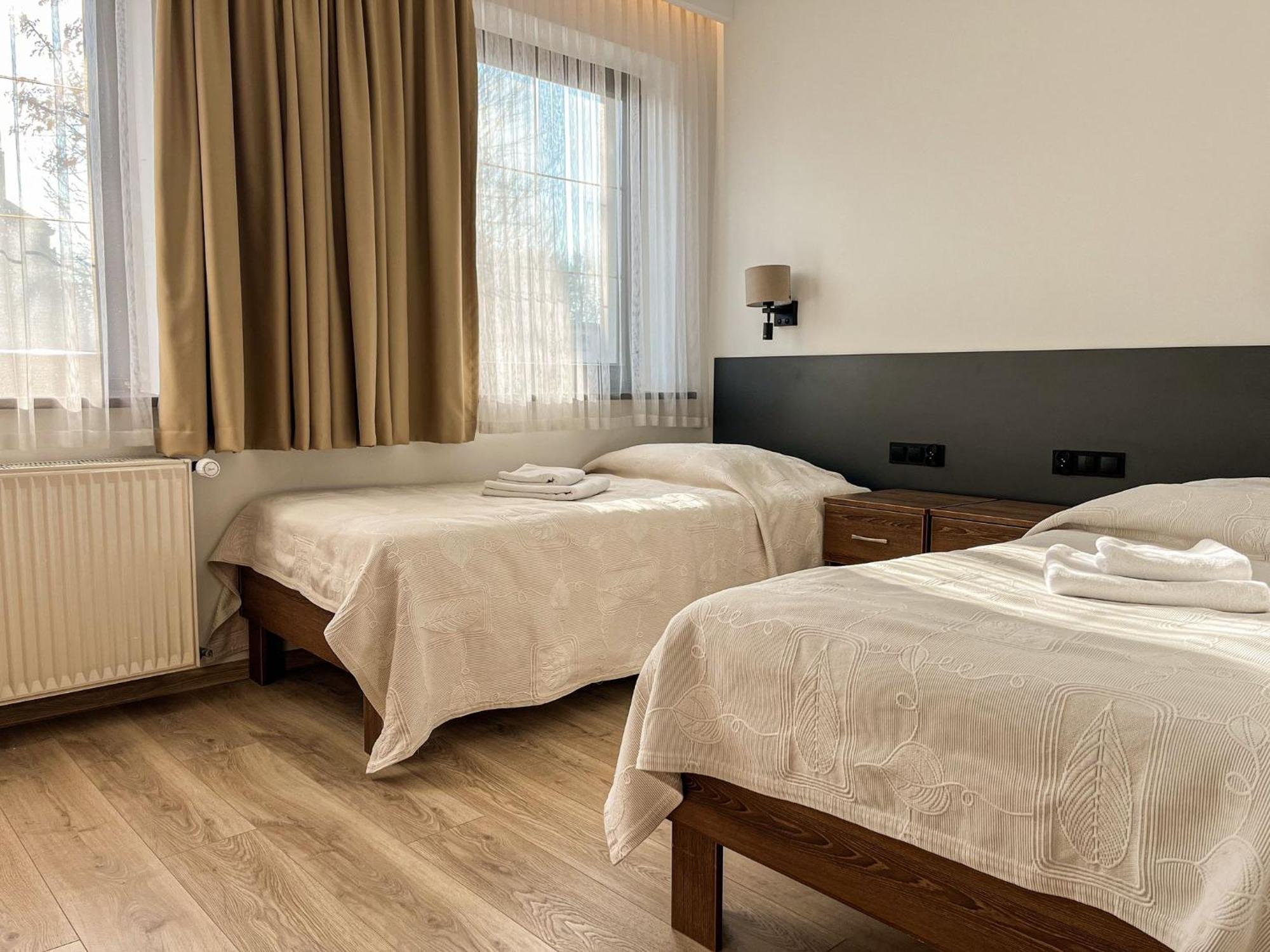 אולקוש Hotel Victoria מראה חיצוני תמונה