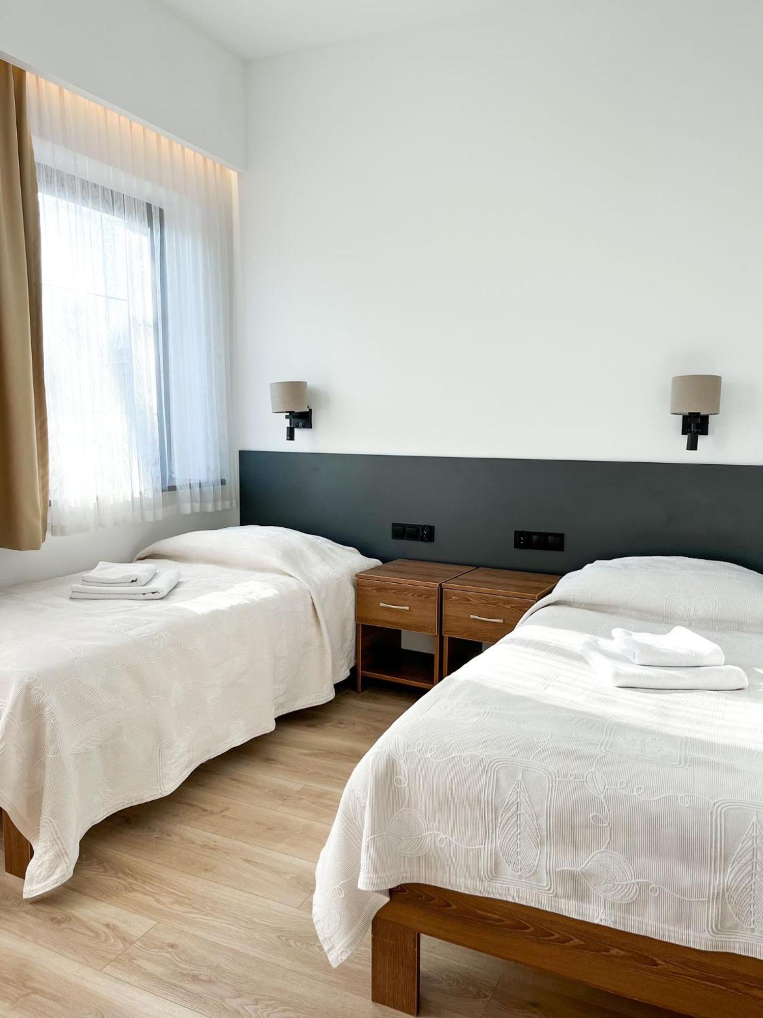 אולקוש Hotel Victoria מראה חיצוני תמונה