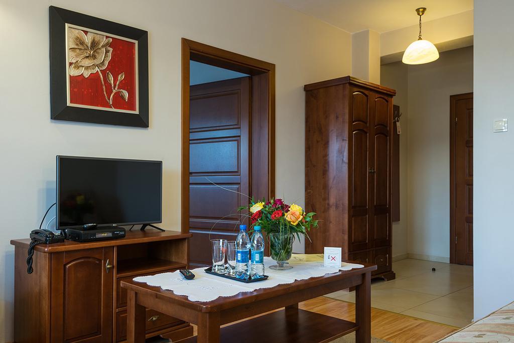 אולקוש Hotel Victoria מראה חיצוני תמונה
